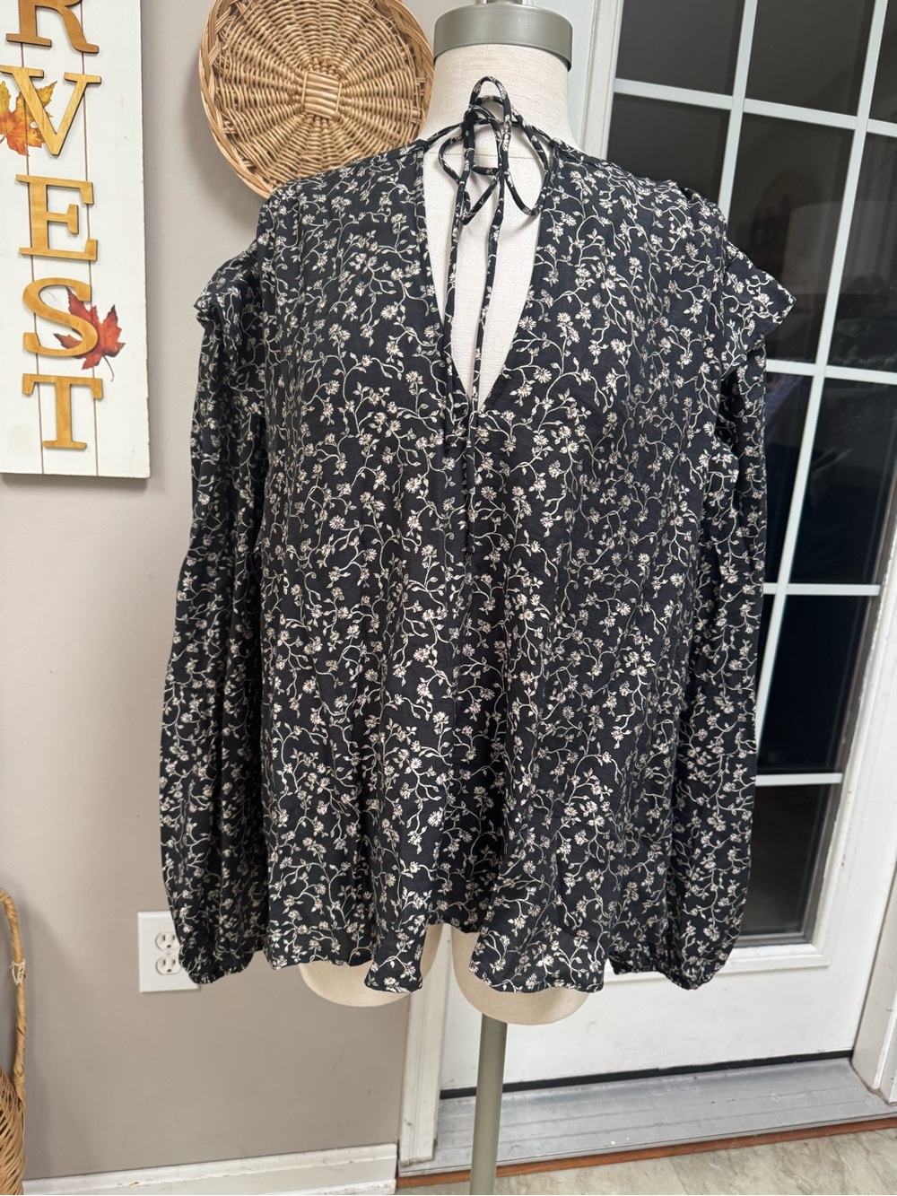 NWT H&M Black Floral EcoVero Viscose Ruffled Long Sleeve Blouse Top Plus Size XL